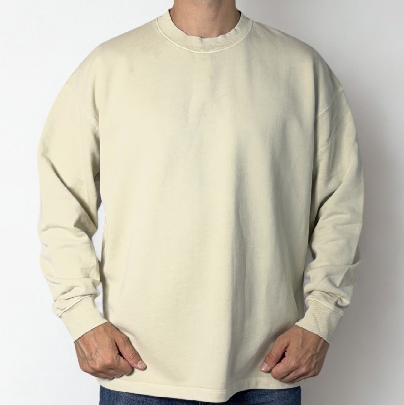Crew neck Straight cut bottom Long sleeve top