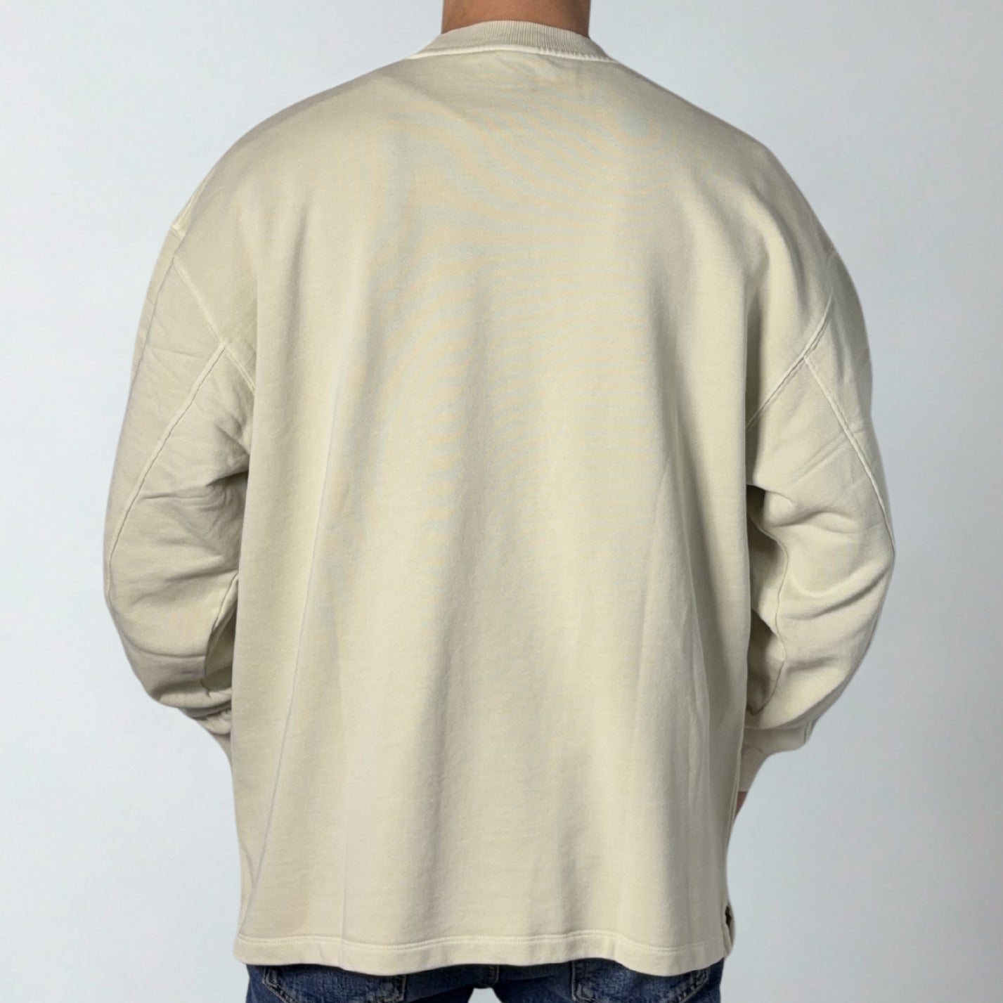 Crew neck Straight cut bottom Long sleeve top
